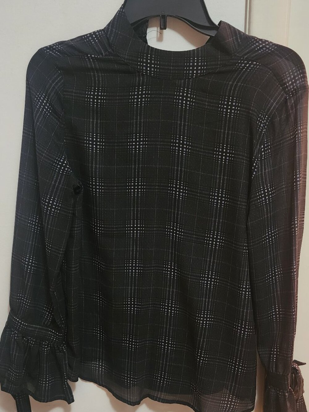 Design History Women's Black Mock Neck Long Tie Sleeve Plaid Top Size S